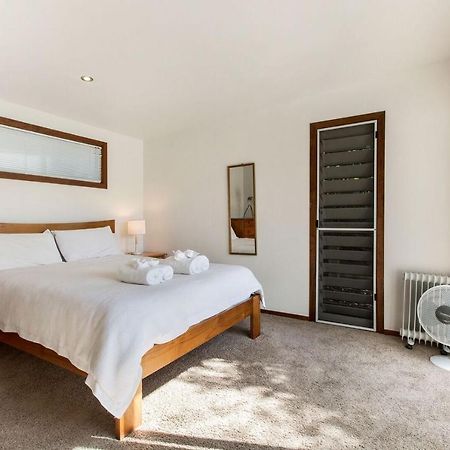Karaka Sanctuary With Spa Pool By Waiheke Unlimited Oneroa 객실 사진