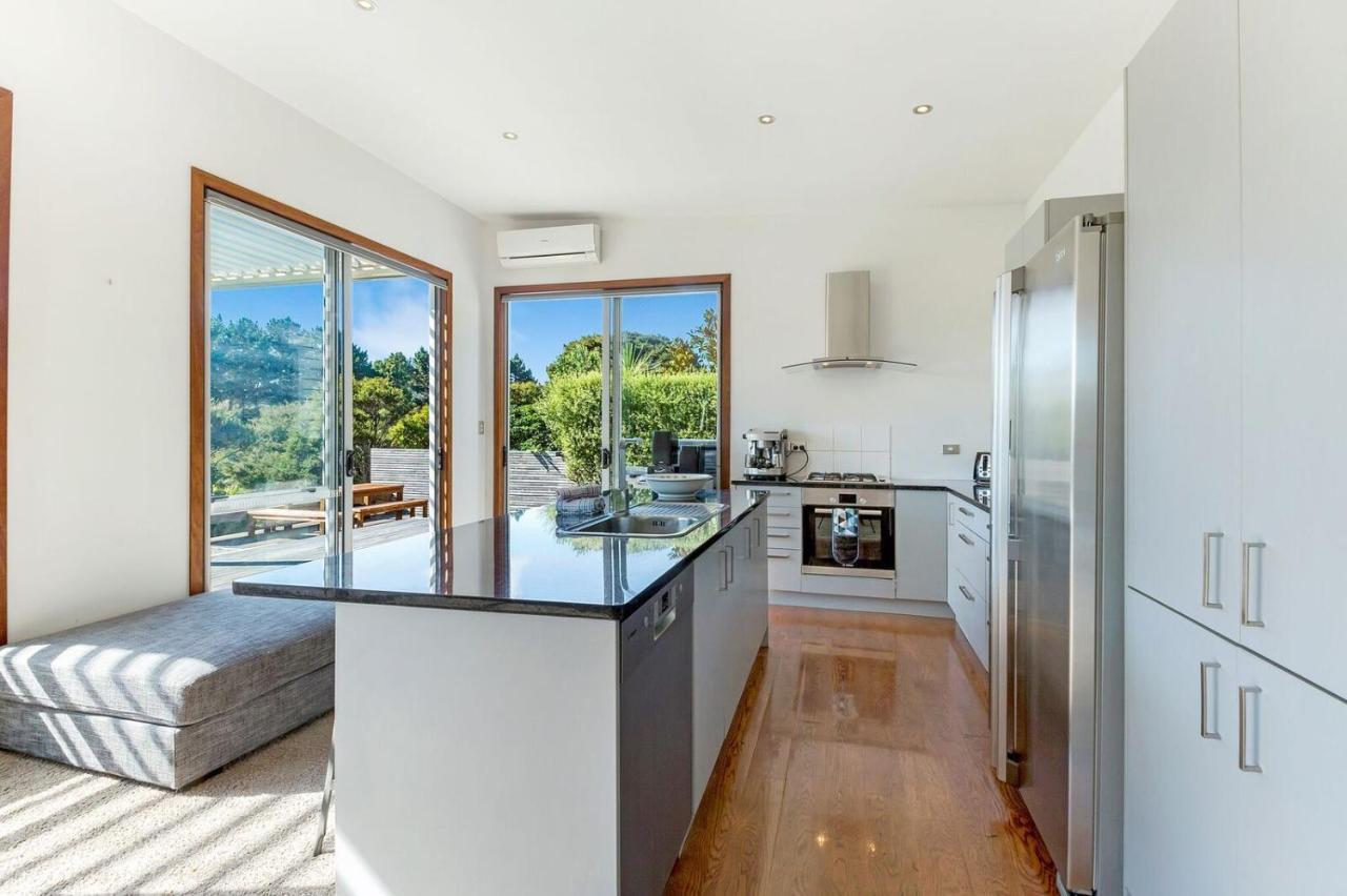 Karaka Sanctuary With Spa Pool By Waiheke Unlimited Oneroa 객실 사진