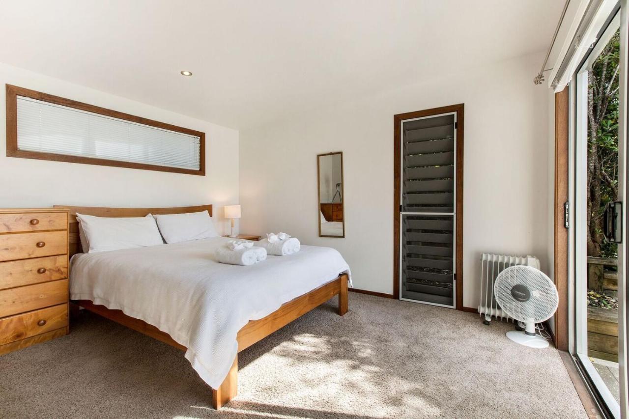 Karaka Sanctuary With Spa Pool By Waiheke Unlimited Oneroa 객실 사진