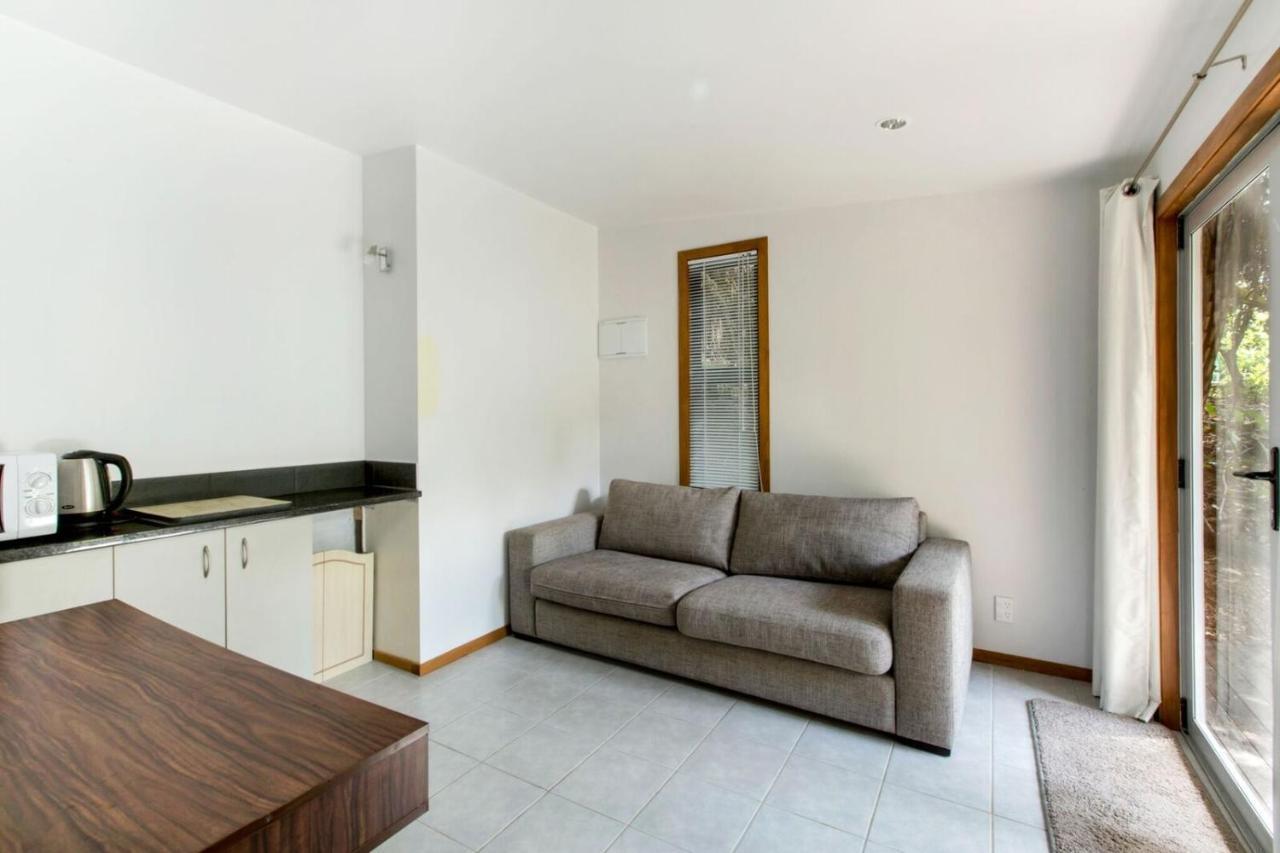 Karaka Sanctuary With Spa Pool By Waiheke Unlimited Oneroa 객실 사진