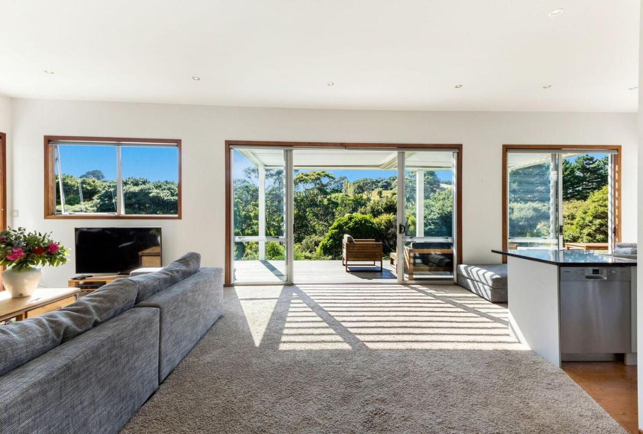 Karaka Sanctuary With Spa Pool By Waiheke Unlimited Oneroa 객실 사진